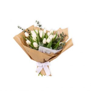 Buchet 25 lalele albe cu ambalaj